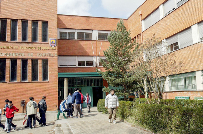 Exterior del Instituto de Educación Secundaria Comuneros de Castilla. ISRAEL L. MURILLO