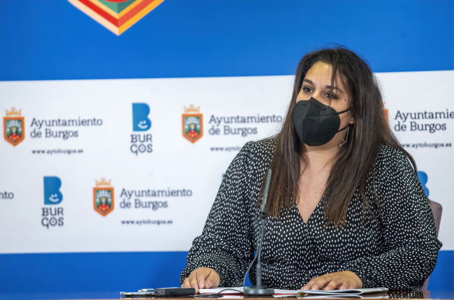 La concejal de Igualdad, Estrella Paredes, presentó la iniciativa. ECB