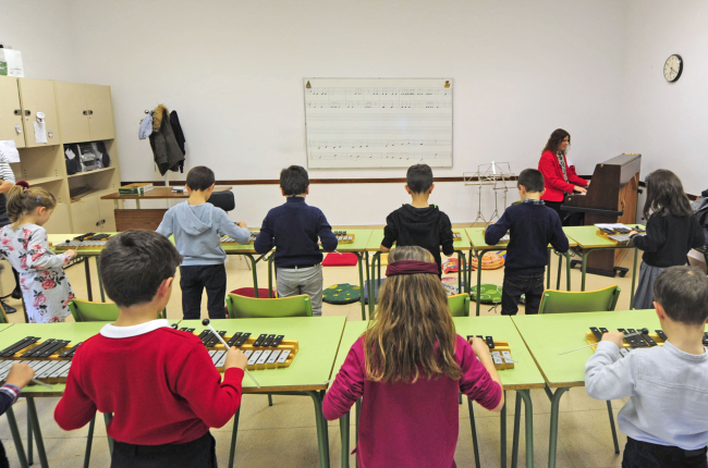 Un grupo de niños en la Escuela de Música. ISRAEL L. MURILLO