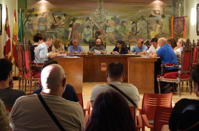 Peña presidió su primer Pleno Municipal tras acceder al cargo de alcalde de Briviesca.-G.G.