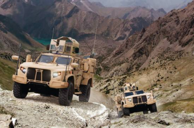 Una imagen de dos Joint Light Tactical Vehicle, el nuevo furgón militar del Ejército de Estados Unidos.-Foto: OSHKOSH DEFENSE