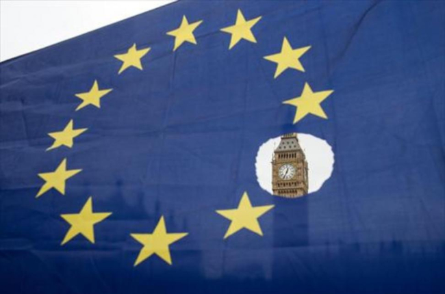 El Reino Unido y los Veintisiete inician hoy la negociación del 'brexit'.-AFP / OLI SCARFF