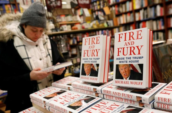 El polémico libro sobre Trump, en una librería de Nueva York.-/ REUTERS / SHANNON STAPLETON