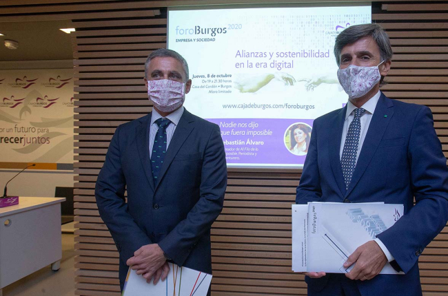 Rafael Barbero y Javier Cuasante, ayer en la presentación del duodécimo Foro Burgos. RAÚL OCHOA