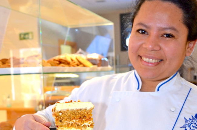 Stephanie Castro ha trabajado en diferentes obradores de pastelería y panadería en Madrid. R. FERNÁNDEZ