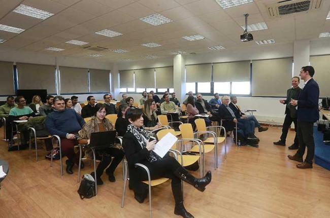 Imagen de la primera reunión de trabajo en el ITCL.-RAÚL G. OCHOA