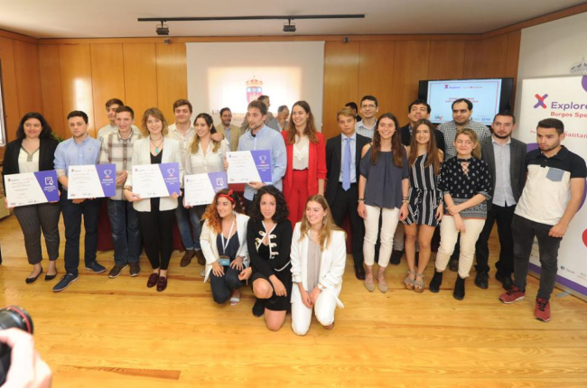 Los vencedores y participantes recibieron sus diplomas.-ISRAEL L. MURILLO