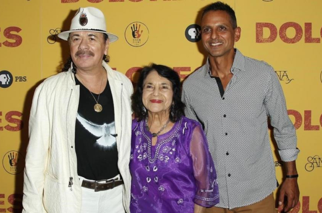 Santana, junto a la activista Dolores Huerta-