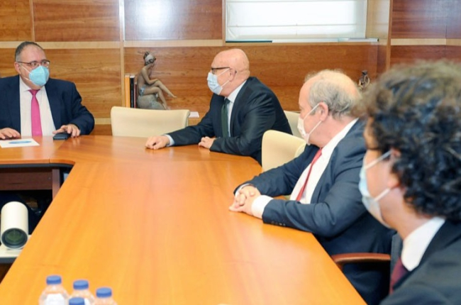 Vázquez se reúne con representantes de San Juan de Dios. ECB