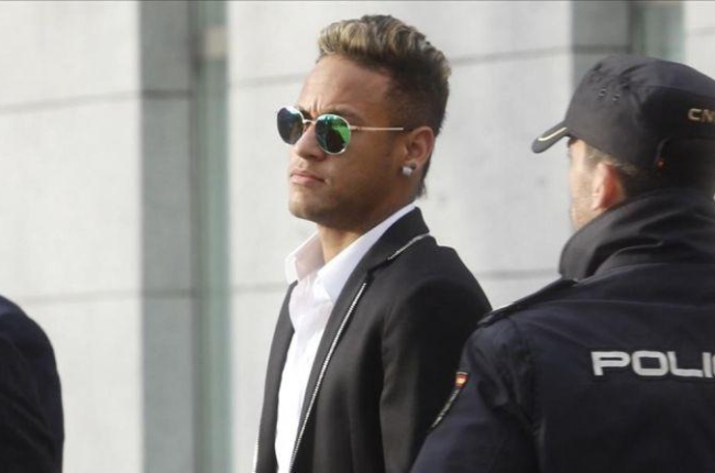Neymar, en su comparecencia en la Audiencia Nacional, en febrero pasado.-AGUSTÍN CATALÁN