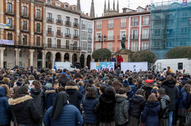 Burgos y Aranda celebran el Dia de las Escuelas Católicas. Imagen de la plaza Mayor de Burgos