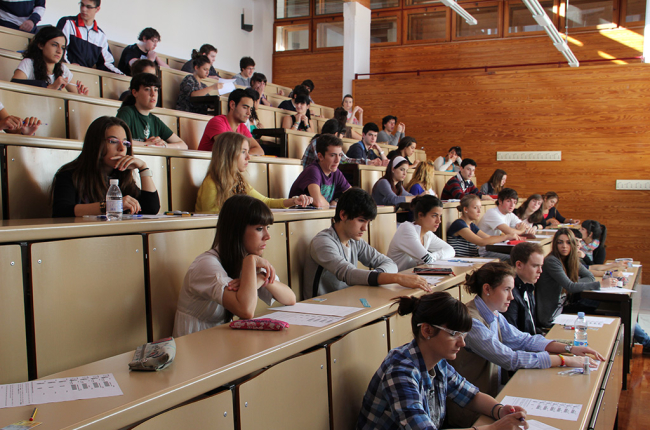 Estudiantes en una de las aulas de la Universidad de Burgos. UBU