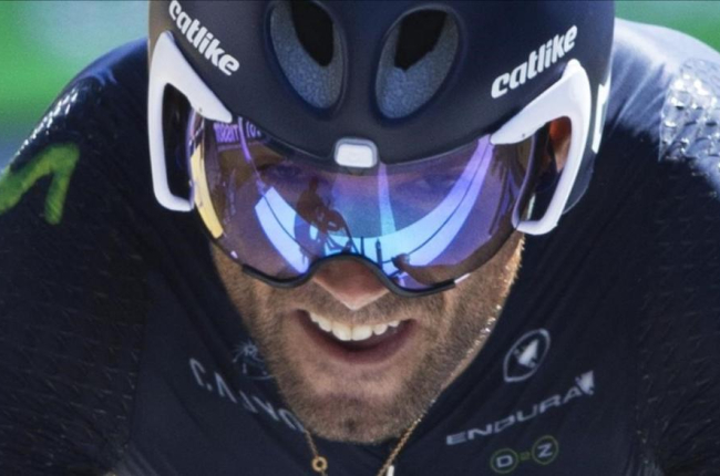 Valverde, en acción durante la contrarreloj de la 13º etapa del Tour-PETER DEJONG / AP