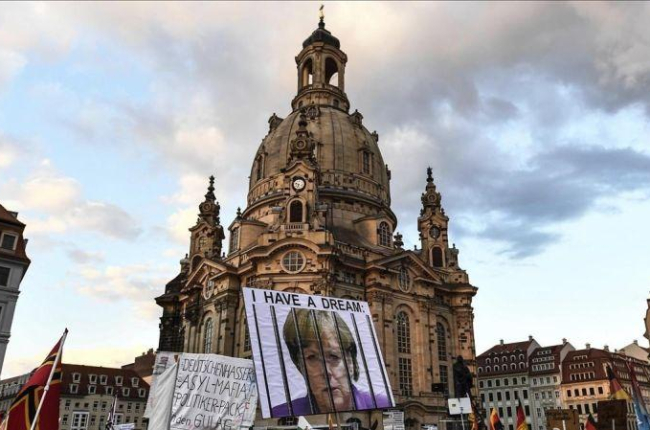 Manifestación de la extrema derecha alemana en Dresden el pasado mes de septiembre.-EFE / FILIP SINGER