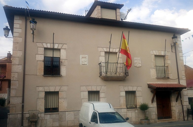 Casa consistorial de Castrillo de la Vega. RASTROJO