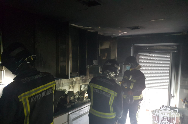 Los Bomberos intervienen en un incendio en una vivienda en Cavia. BOMBEROS DE BURGOS