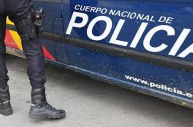 Coche de la Policía Nacional-/ PERIODICO (POLICÍA NACIONAL)