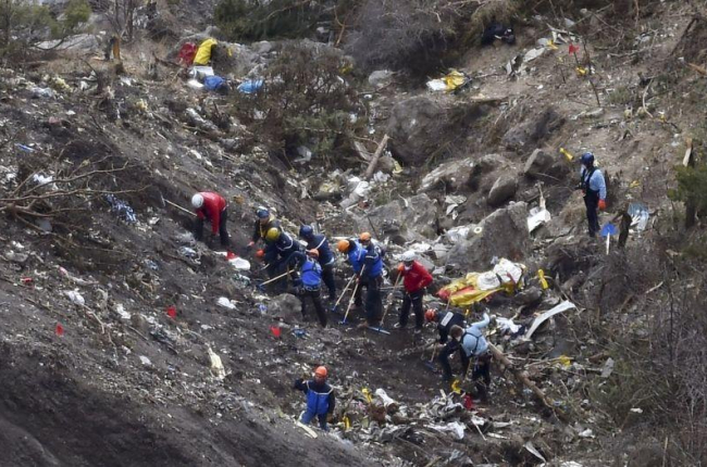 Restos del avión de Germanwings estrellado en los Alpes franceses el 24 de marzo.-AFP / ANNE-CHRISTINE POUJOULAT
