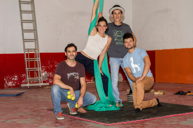 Fran Martín, Yesi Balbás, Quique Méndez (Jean Philippe Kikolas) y Andrés Vázquez-Prada inauguran en septiembre la nueva sede de su Escuela de Circo. ISRAEL L. MURILLO