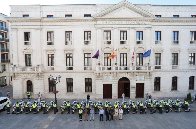 La Guardia Civil presenta su Unidad de Movilidad y Seguridad Vial en la Vuelta a Burgos. ECB