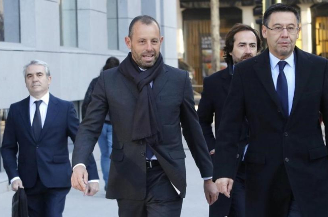 Rosell y Bartomeu, en una visita a la Audiencia Nacional para declarar por el caso Neymar.-/ JUAN MANUEL PRATS