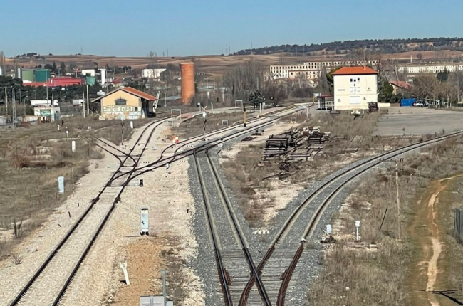 La Plataforma por el Tren Directo denuncia el desmantelamiento progresivo de la línea