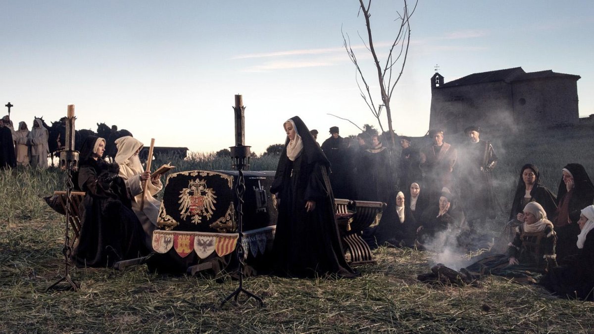 Plano de la película 'La corona partida' que recrea la conocida obra pictórica de Francisco Pradilla 'Doña Juana la Loca'. MANUEL FIESTAS MORENO