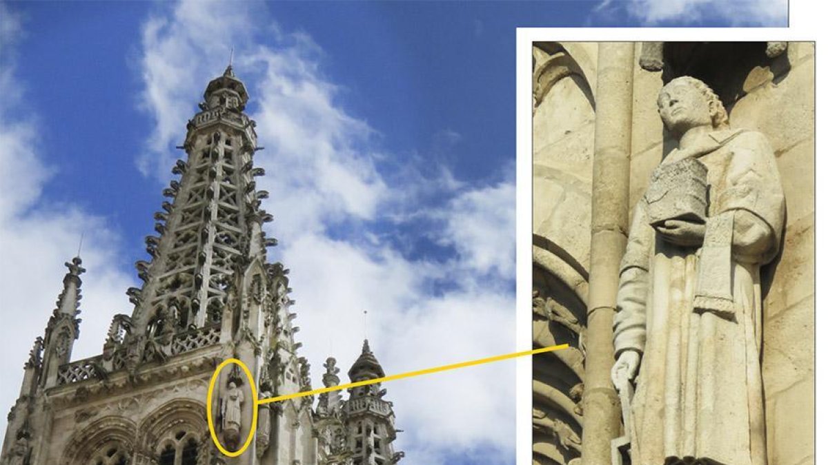 La torre norte de la Catedral aloja la estatua del mártir oscense que protagonizó el histórico incidente. DARÍO GONZALO