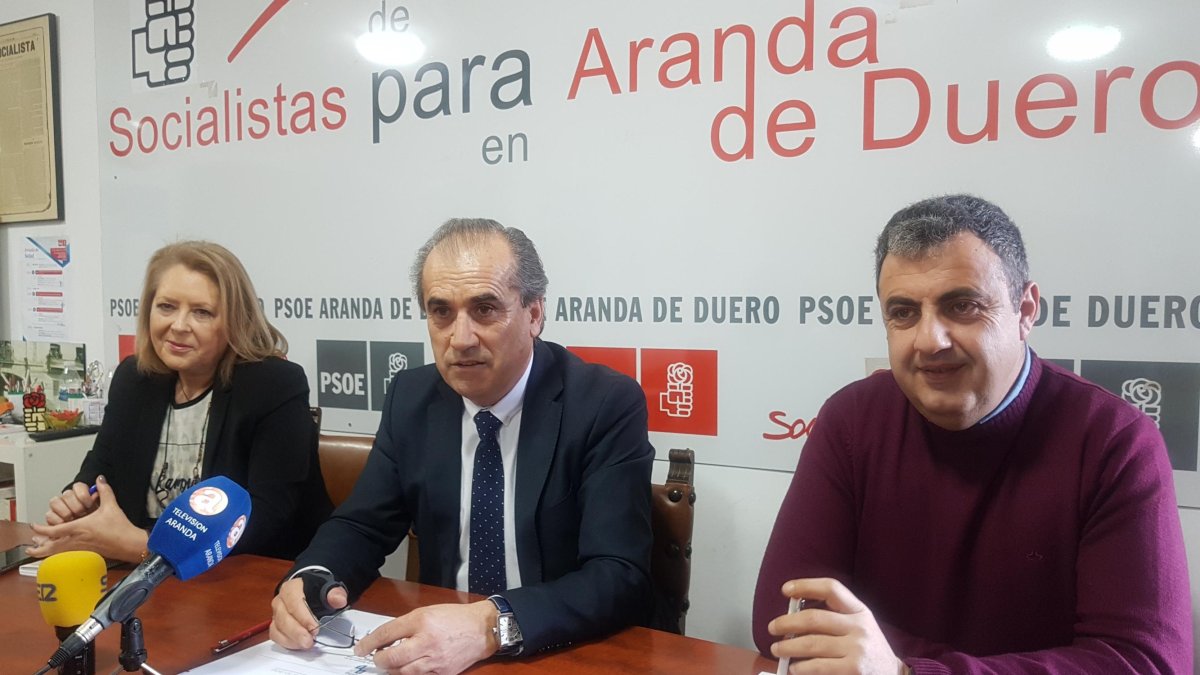 Amparo Simón, Luis Briones y Ángel Rocha. L.V.