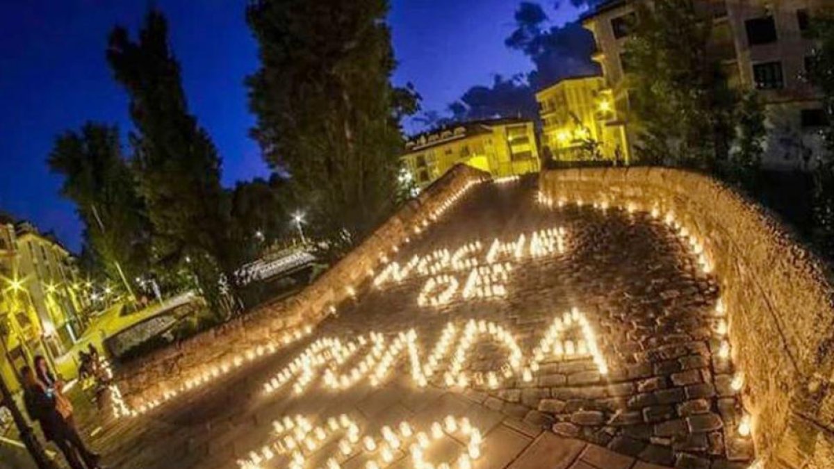 Imagen de las velas que adornaron la última Noche de Ronda.-ECB