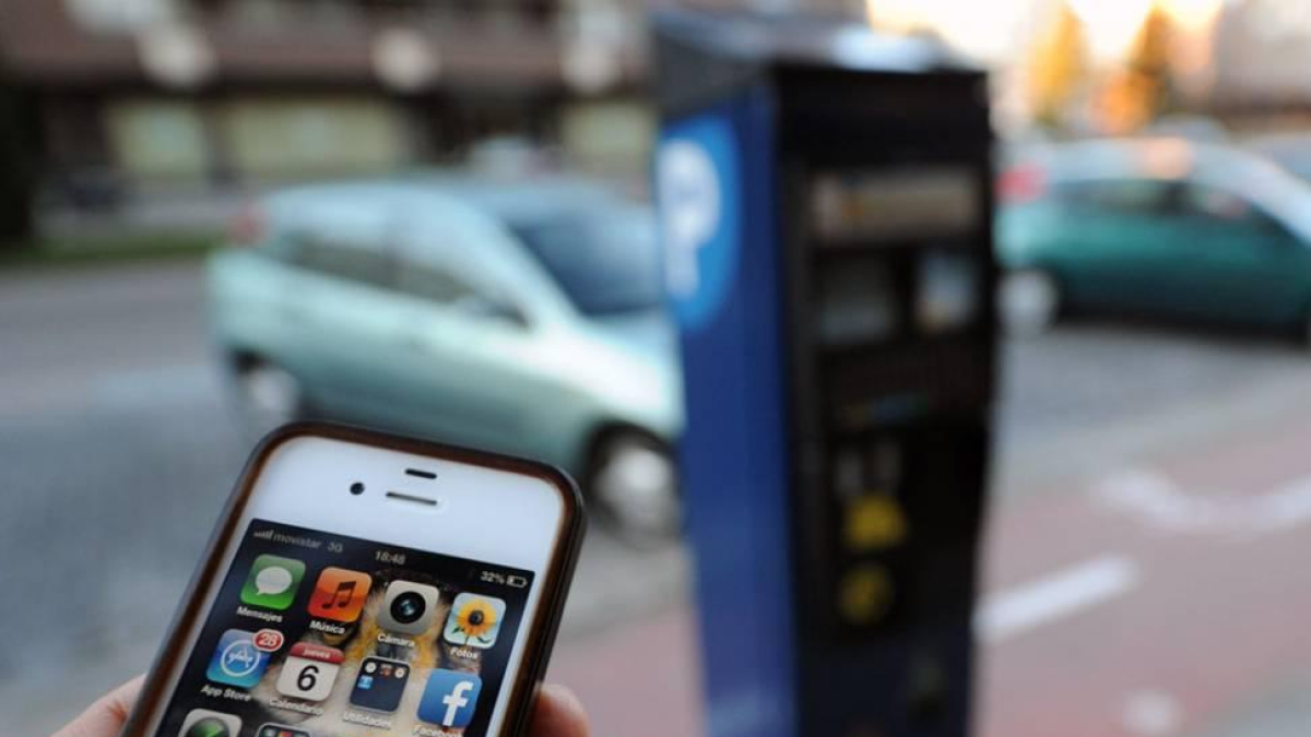 Teléfono móvil-ISRAEL L. MURILLO