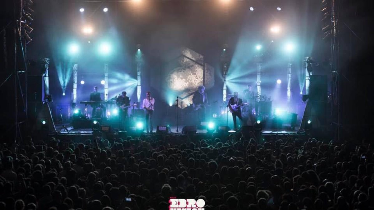 Un momento de la actuación de Love of Lesbian.