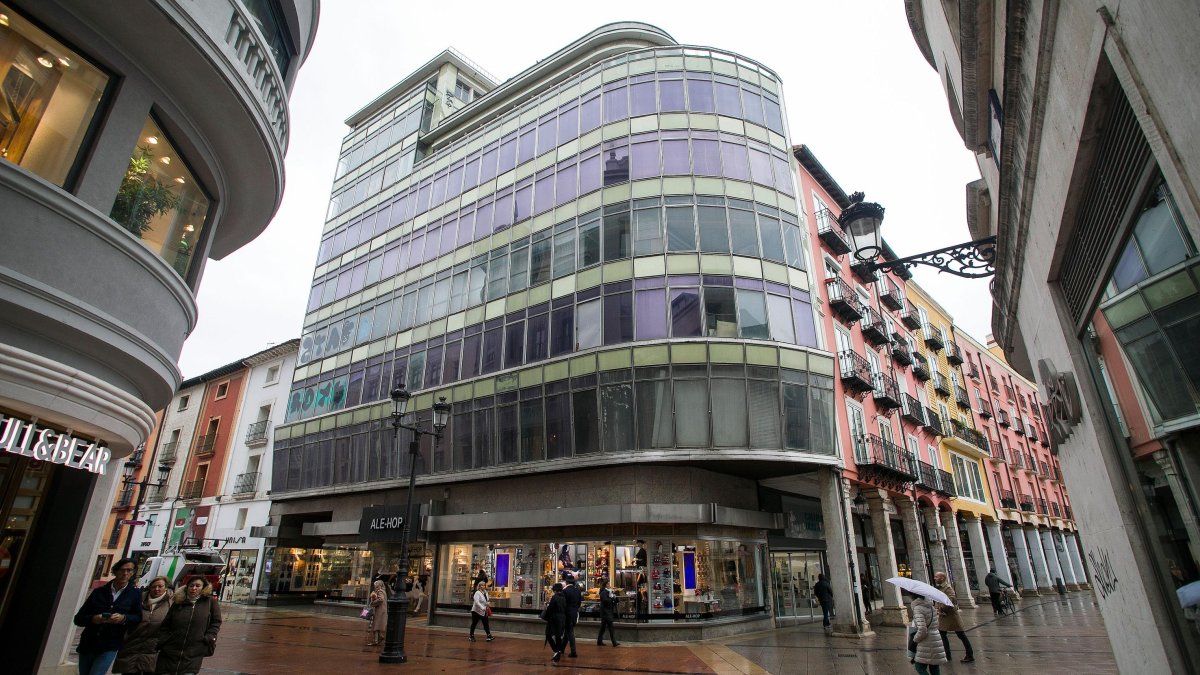 Estado actual del edificio de Almacenes Campo. TOMÁS ALONSO