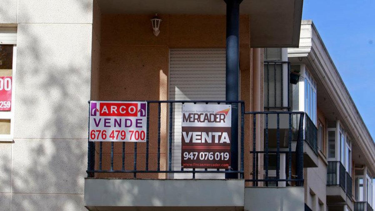 Anuncio de un piso a la venta en la capital burgalesa.