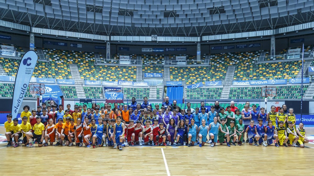 Foto de familia del torneo.