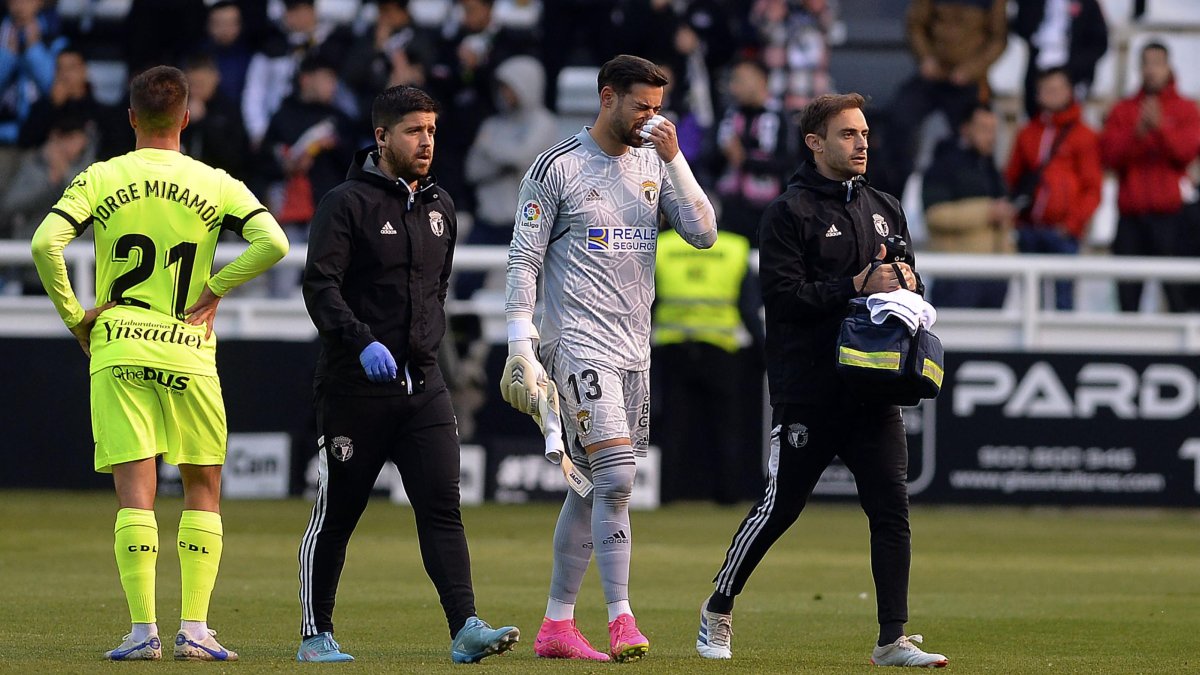 José Antonio Caro se marchó lesionado en el minuto once de partido.