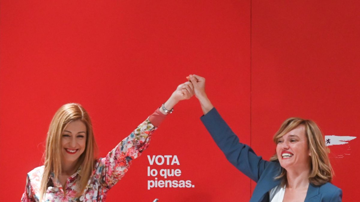 La ministra de Educación y Formación Profesional, Pilar Alegría, participa en un mitin en Miranda de Ebro junto a la candidata a la Alcaldía, Aitana Hernando