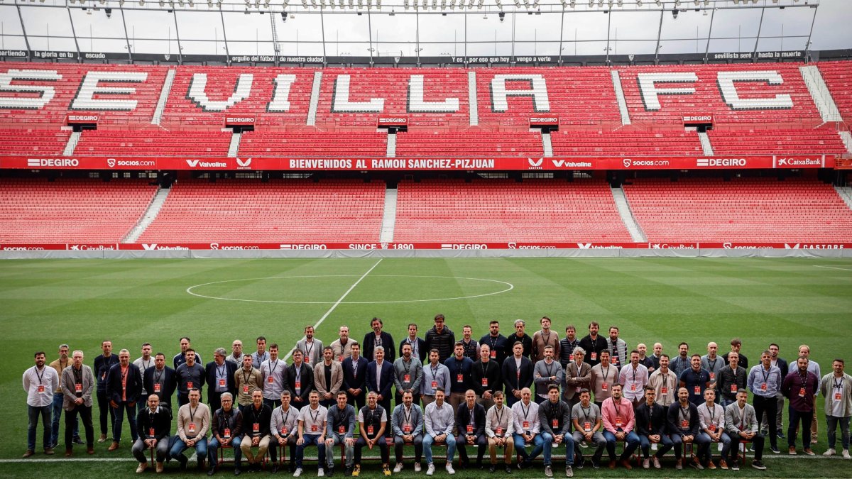 Foto de familia del encuentro.