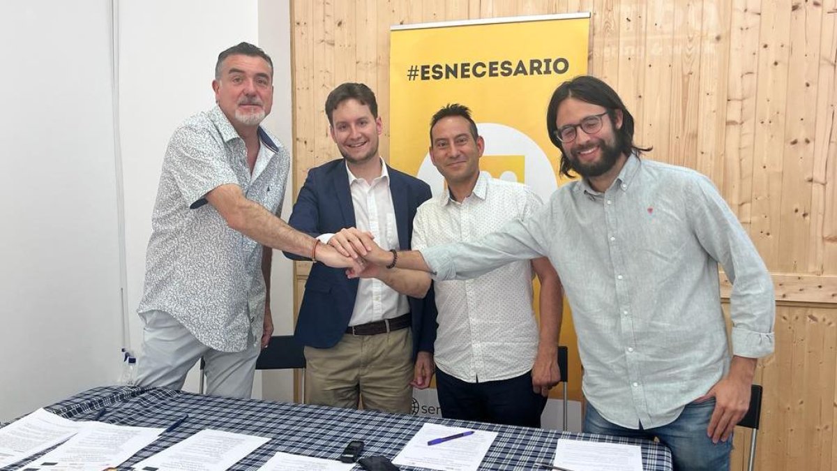 José Antonio Fuertes, Antonio Linaje, Andrés Gonzalo y Carlos Medina han sido los encargdos de firmar el acuerdo de gobierno