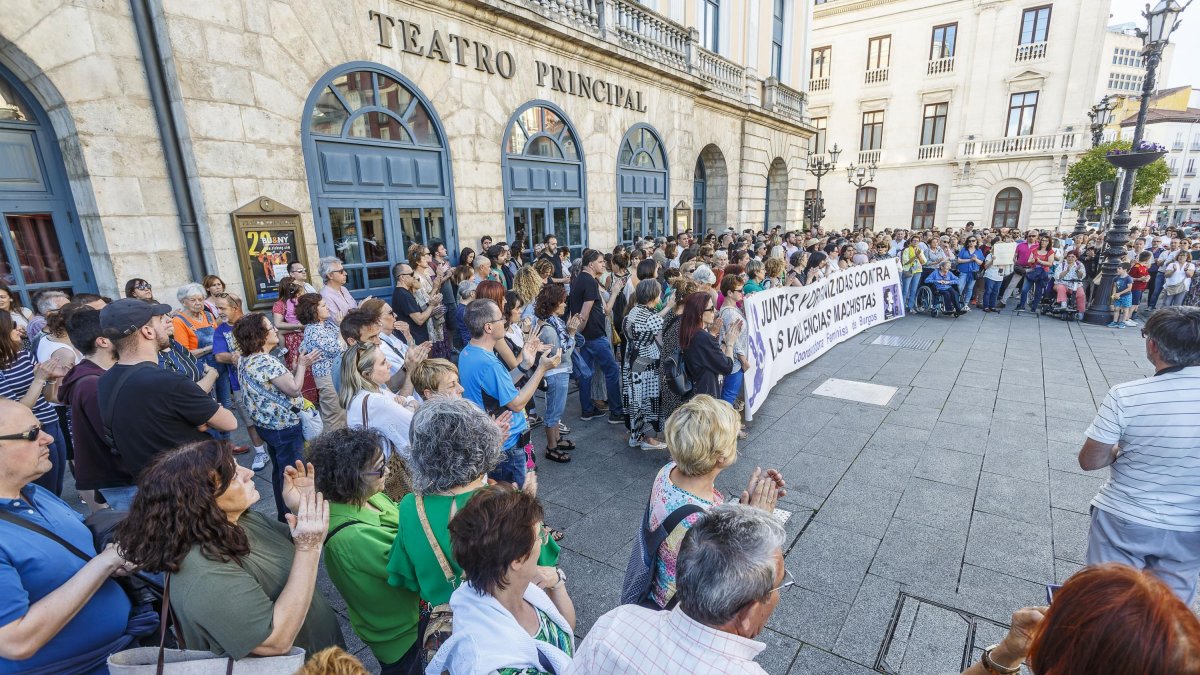 Protesta feminista por la muerte de una joven de 20 años en Burgos,