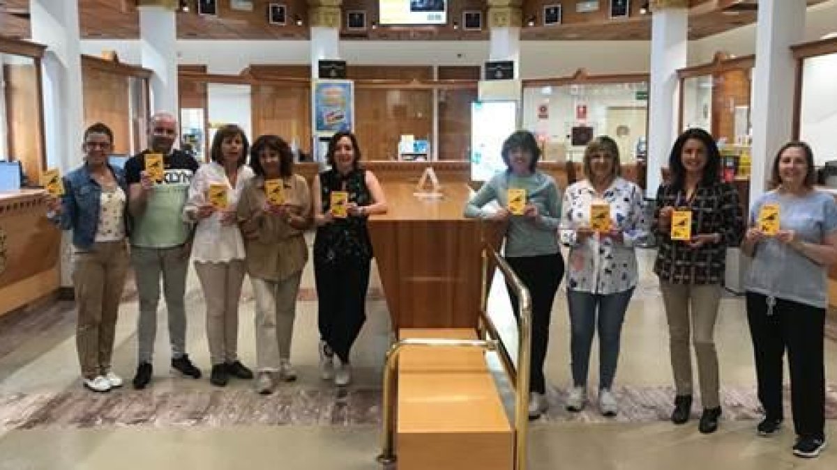 Presentación de la Guía de Aves del Camino en la oficina principal de Correos en Burgos.