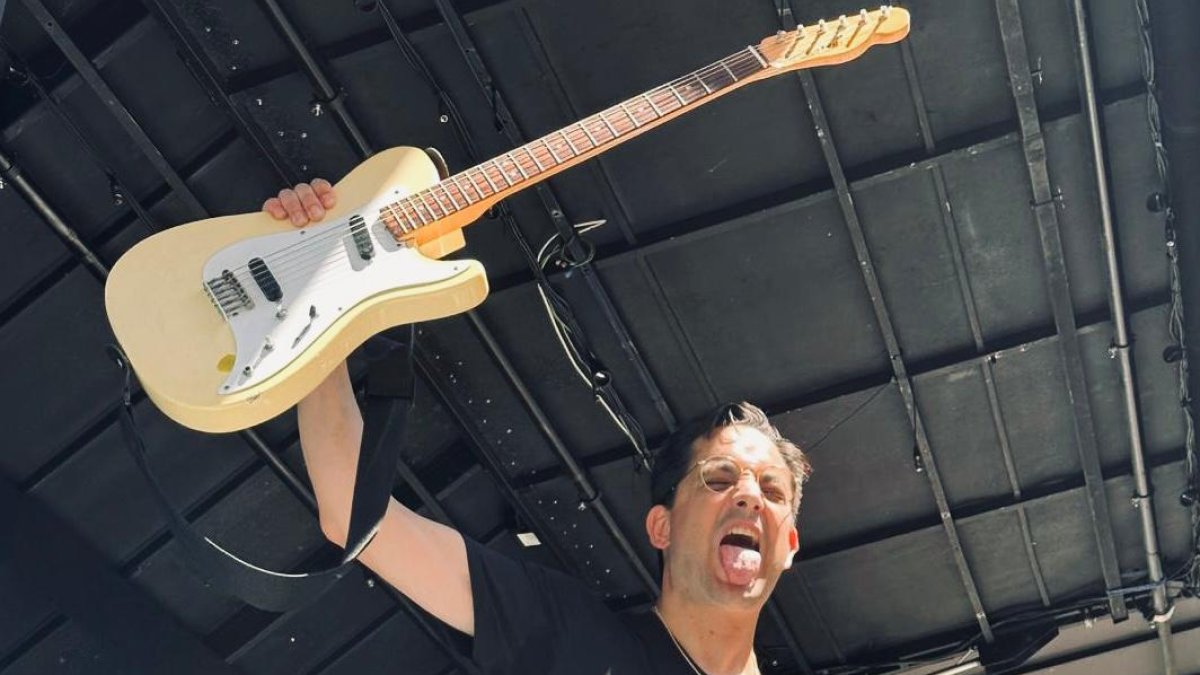 Carlos Saldaña, más conocido como Páter, tras su actuación con Green Silly Parrots en el Sonorama 2023.