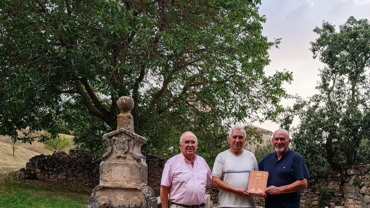 Amando Herrero, Carlos Fuentes y Josechu de Miguel son los creadores del diccionario.