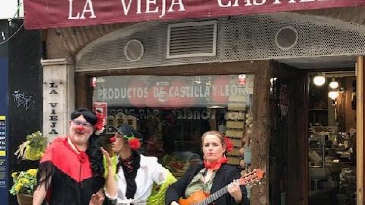 Animadores de otra campaña.