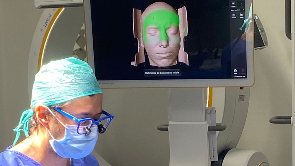 Momento de la intervención de alta complejidad en el Hospital Recoletas Burgos.