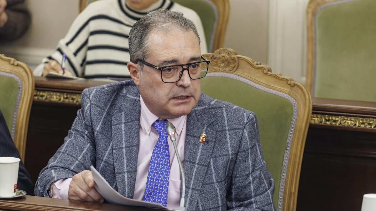 Ängel Martín en una intervención en un Pleno de la Diputación.