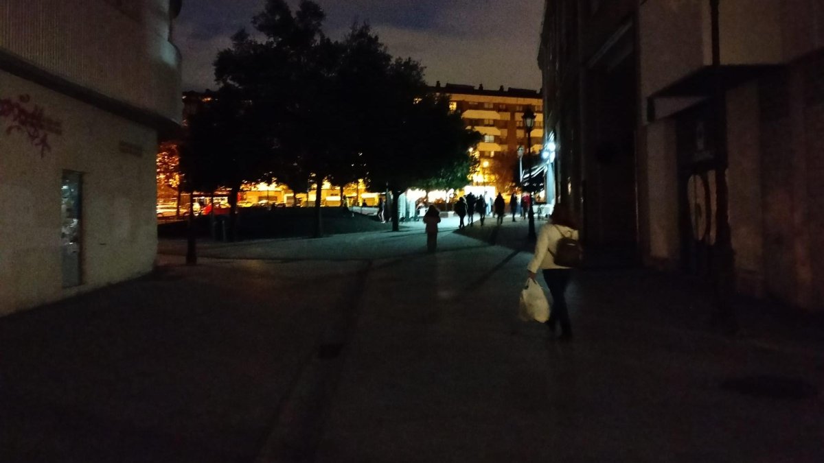 Zona entre la plaza de San Pedro de la Fuente y de La Cecina donde la iluminación se retrasaba hasta las diez de la noche dejando la tarde a oscuras en la zona durante tres semanas.