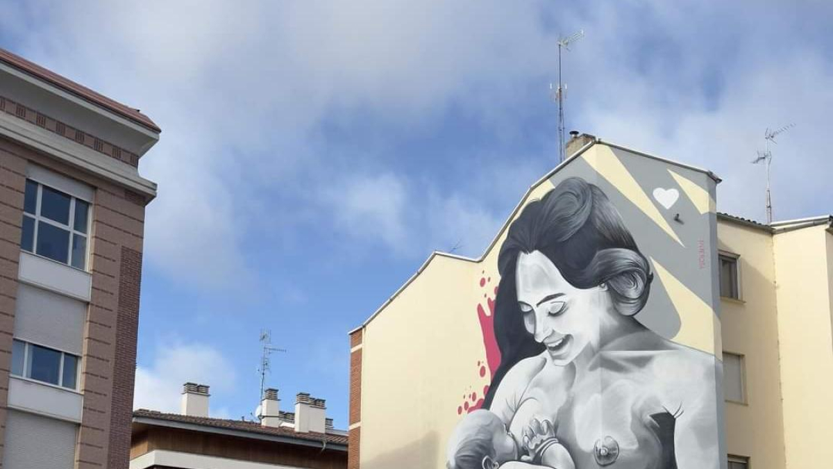 Grafiti 'Amamanto' de Tinte Rosa.