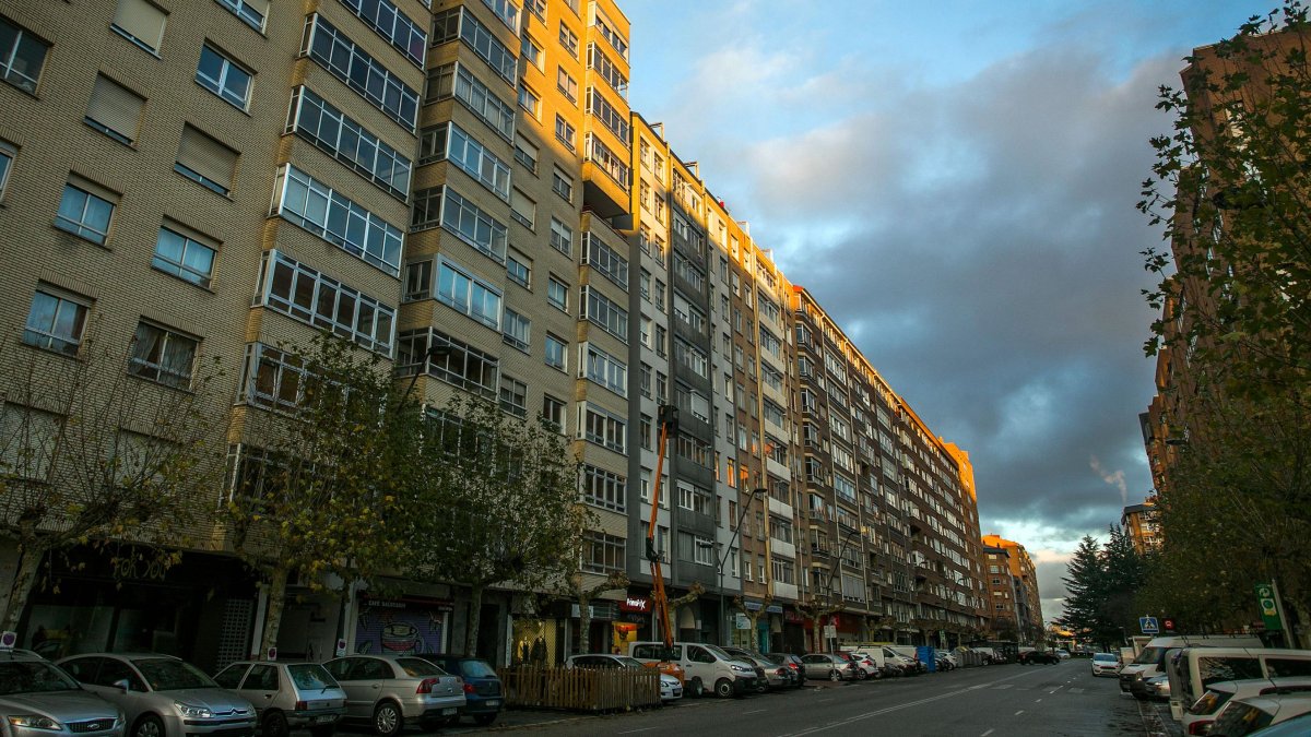 Calle Federico García Lorca, de Gamonal, donde el alquiler se revaloriza por encima de la vivienda en venta.