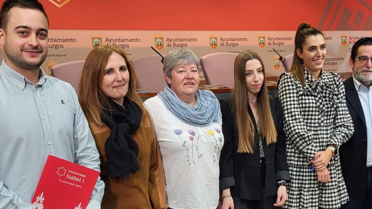 Las emprendedoras Yolanda, Igotxi y Jimena en la presentación del proyecto.